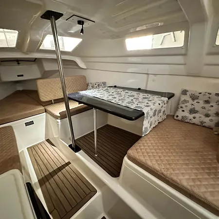 Botel Floating *